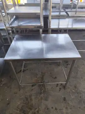 Meja stainles 1 susun
Stok ready 2 unit sama
Ukuran :90*60*80