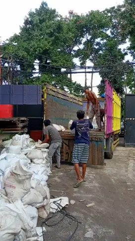 Sewa truk pindahan rumah dan alat proyek bangunan dan perkantoran dll