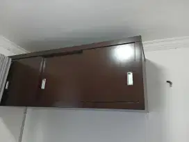 Lemari dinding pintu geser kondisi bagus spt baru