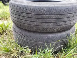 Ban bekas mobil inova zenik R17