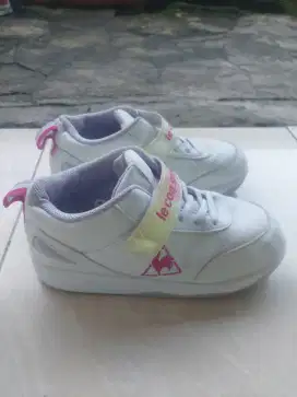 Sepatu anak merk lecoq size 34 insole 22cm