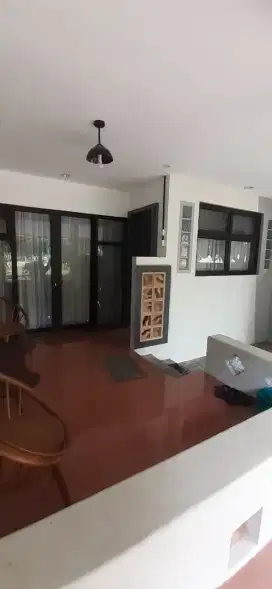 Rumah open space di Jalan Elang Bintaro Sektor 9