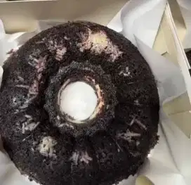 Bolu Ketan Hitam Keju Lumer