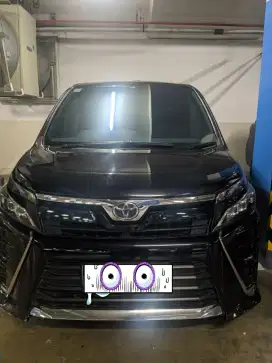 Toyota Voxy 2.0 AT tahun 2020