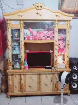 Lemari kristal tv minimalis