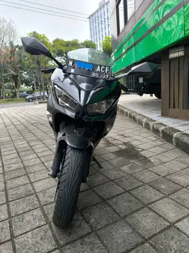 DIJUAL KAWASAKI NINJA 250 FI BARANG SIMPANAN SEPERTI BARU GRESS