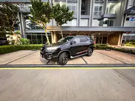 2.4 Fortuner TRD Sportivo 2018 Hitam Low KM