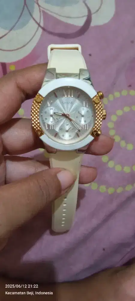 Jam tangan guess