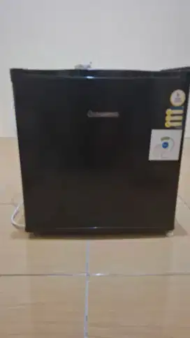 Kulkas Mini Mulus