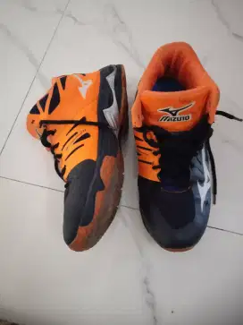 Sepatu Mizuno wave lightning ori vietnam size 40 enak dipakai