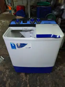 Mesin cuci merk Aqua siap pake