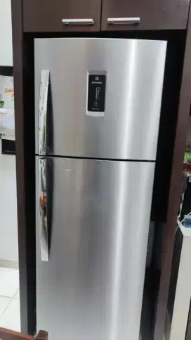 Kulkas Electrolux Bekas