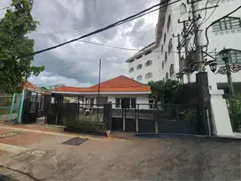 Dijual Rumah Besar Startegis Cocok Untuk Usaha/Kantor/Komersial
