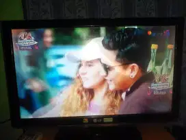 Dijual TV LG LCD 22 Inch, rakitan tahun 2012