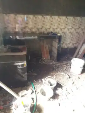 Jasa cleaning dan perbaikan rumah/renovasi atap.