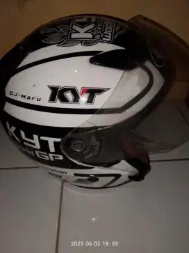 Helm KYT Second layak pakai