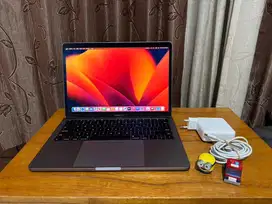 Macbook pro 2017 8/256