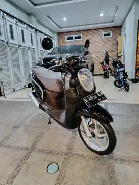 Bissmillah dijual motor Honda Scoopy stylish 2016 istimewa