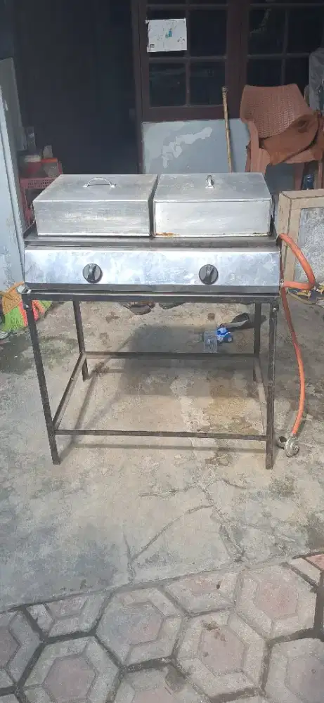 KOMPOR ,WAJAN Baja dan tutup wajan panggangan Roti/souffle pancake