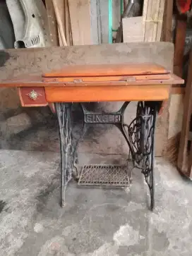 Kaki mesin jahit singer labalaba