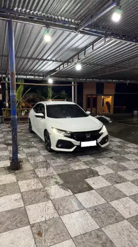 Honda civic E hatshback 2018