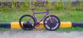Sepeda Pixie Soloist