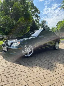 Mercedes-Benz C240 2005 Bensin