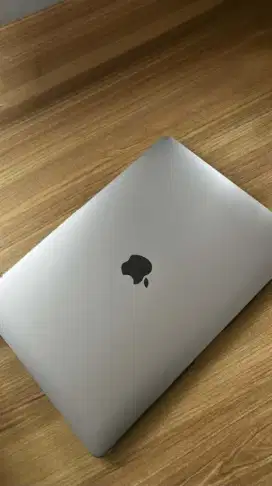 MacBook air retina 2020 i3