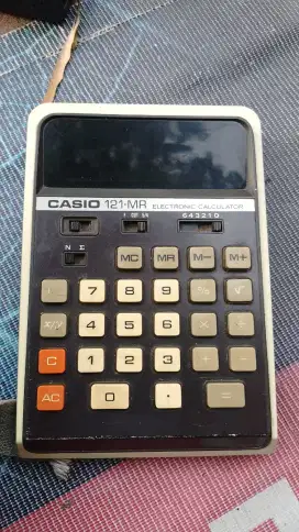 Vintage Electronic Calculator Casio 121-MR Original Kondisi Gemblingan