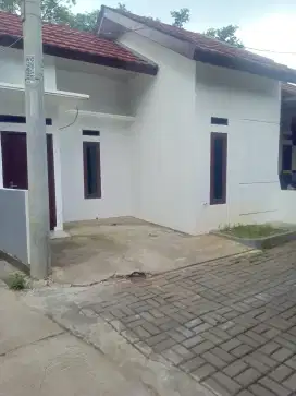 Jual rumah posisi huk di jln lingkungan nyai mayang sari jati sari