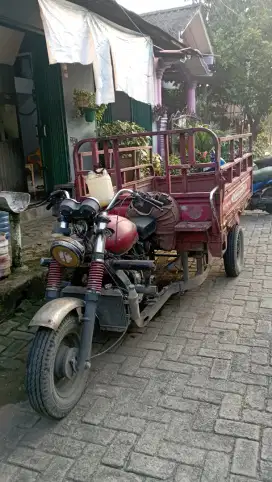 Motor roda 3 jual apa adanya, sempat ganti mesin baru