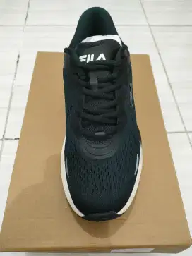 Sepatu FILA size 41 ori