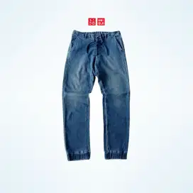 CELANA UNIQLO JOGGER JEANS 28-32
