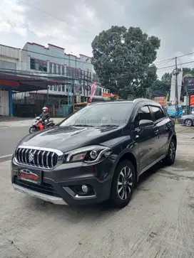 LOW KM! SUZUKI SX4 CROSS 2022 MATIC