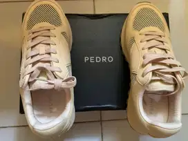 sepatu pedro baru kuning