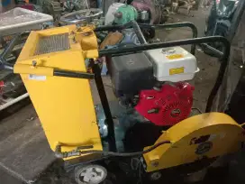 Mesin pemotong aspal