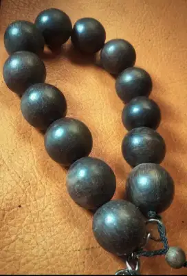 oud bracelet gelang gaharu tua kuno lawas hitam wangi kalimantan