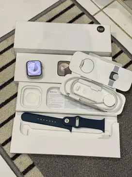 Dijual Apple Watch 9 starlight 45mm Resmi Ibox Lengkap