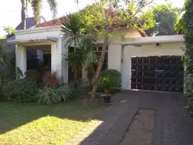 Sewa Rumah Kolonial Nias Gubeng Surabaya Pusat Resto Kafe Klinik