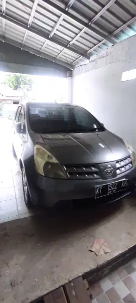 Nissan Grand livina