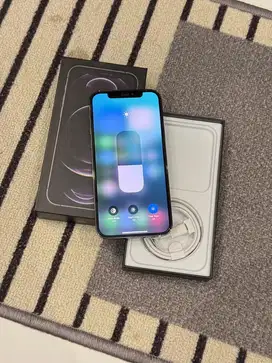Dijual Iphone 12 Pro 256GB Graphite Lengkap Terdaftar