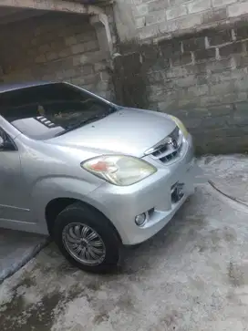 Daihatsu Xenia 2011 Bensin