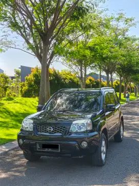 Nissan X-Trail 2.5st matic 2005 Hitam