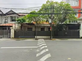 Dijual rumah lama akses 2mobil lebar lokasi tebet timur jak-sel