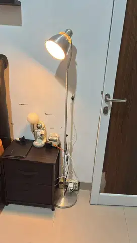 Lampu baca atau lampu tidur informa