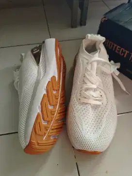 Jual BU Sepatu Under Armour