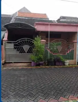 Rumah 1,5 Lantai Di Gunungsari Indah Surabaya