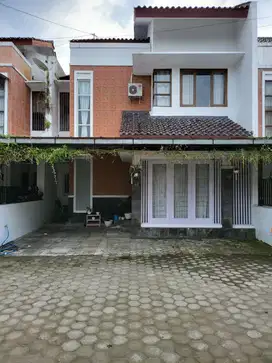 Di jual rumah bagus di perumahan jalan palagan km 4,5