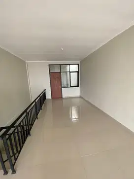 Ruko Gandeng baru siap pakai Marunda Center hadap jalan besar