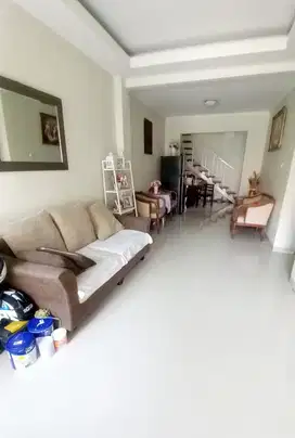Di jual rumah cantyk siap huni Lippo Karawaci
